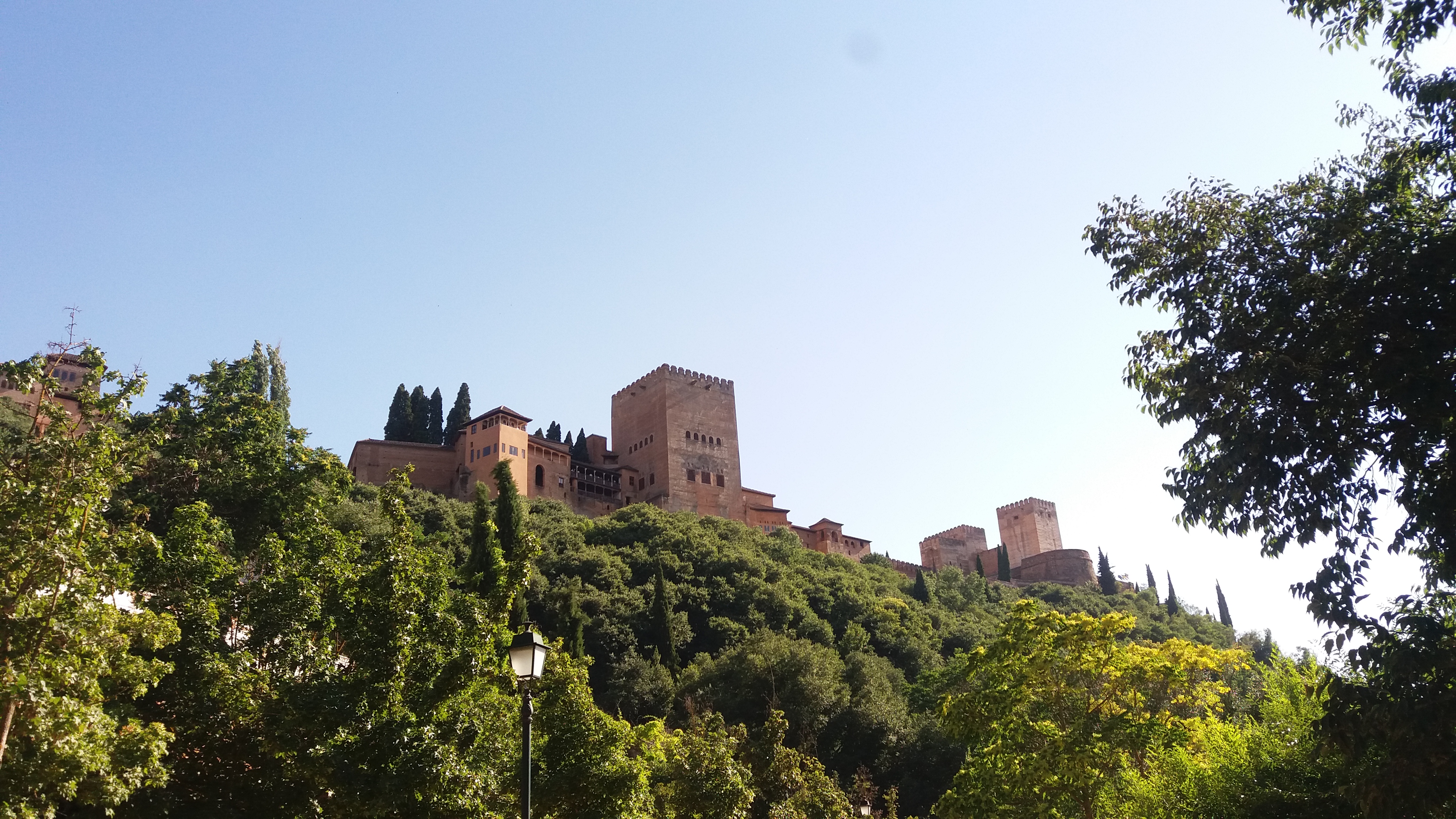 FREE TOUR MONUMENTAL POR GRANADA FREE TOUR MONUMENTAL POR GRANADA